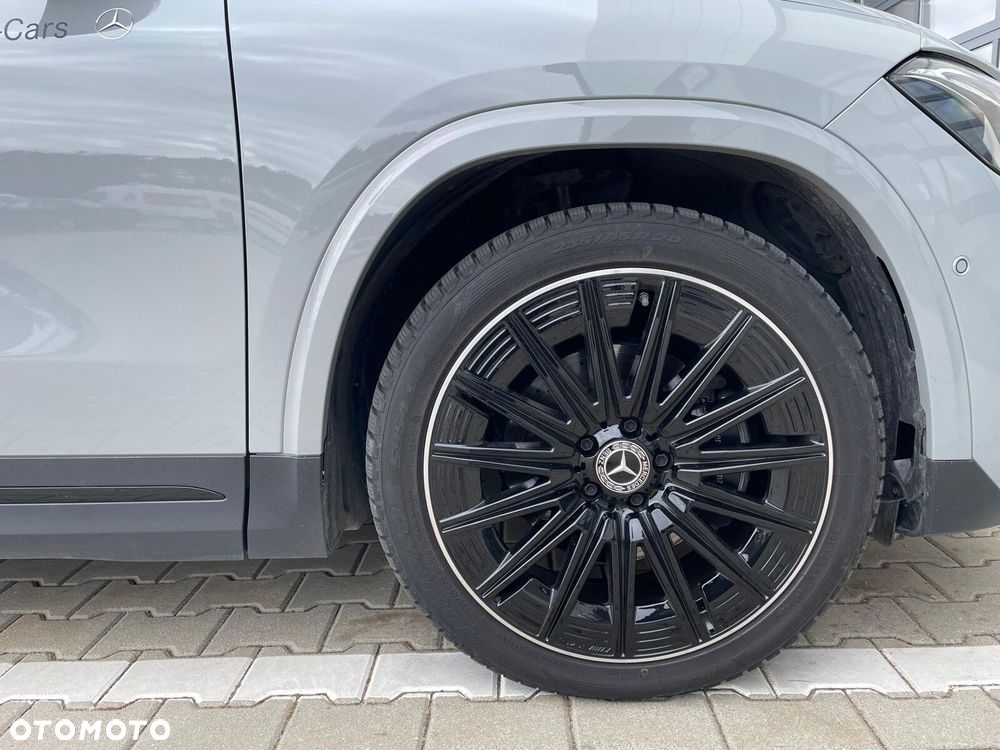 Mercedes-Benz GLA - 18