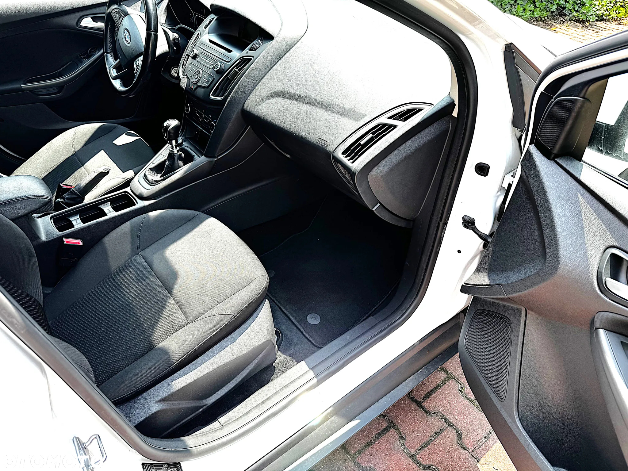 Ford Focus Turnier 1.0 EcoBoost Start-Stopp-System ACTIVE DESIGN - 9