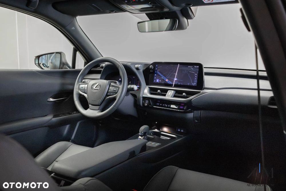 Lexus UX 300h F Sport Design AWD - 11