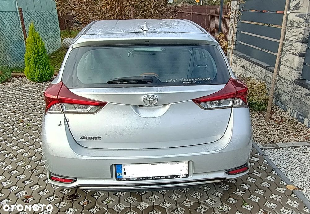 Toyota Auris 1.6 Premium - 4