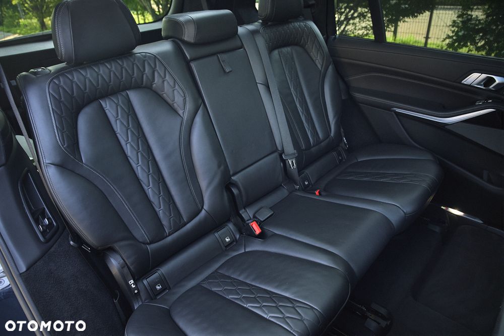 BMW X7 M50d - 28
