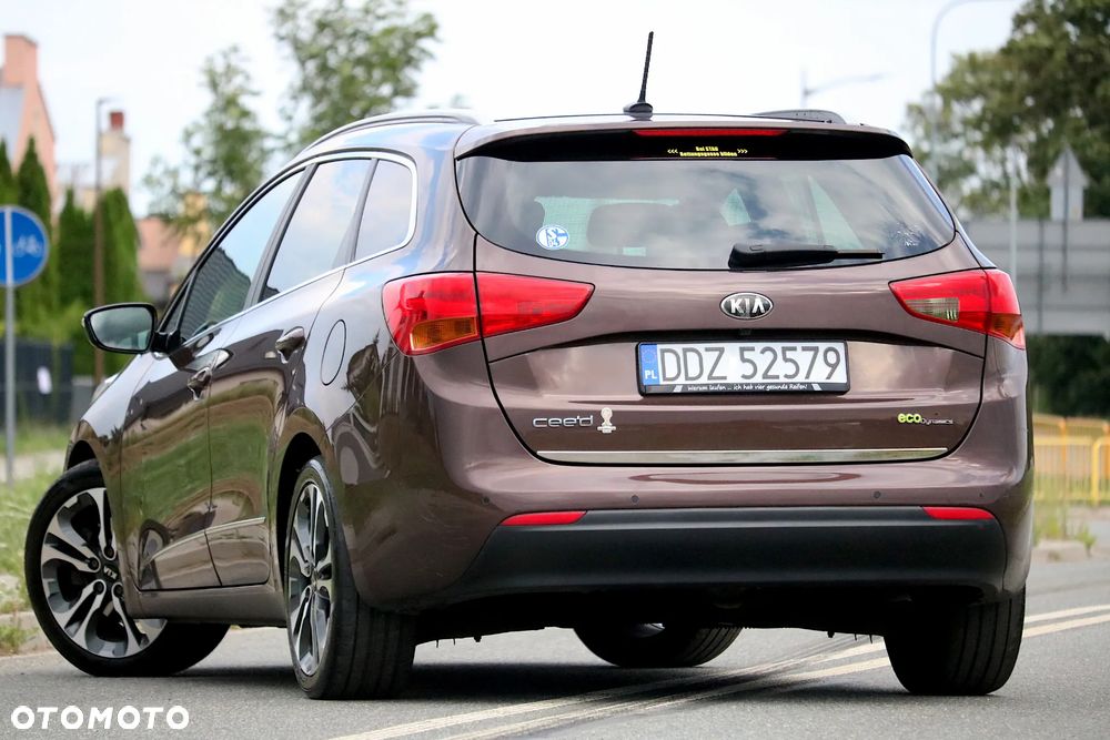 Kia Ceed 1.6 CRDi 128 Fifa World Cup Edition - 21