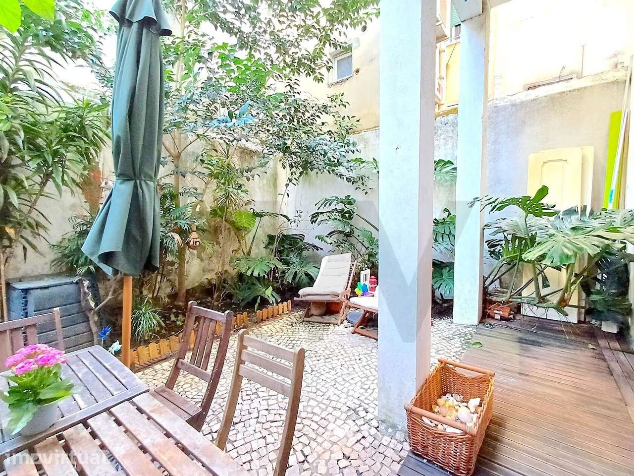 Apartamento T4 com Pátio Privado em Campo de Ourique - Grande imagem: 2/29