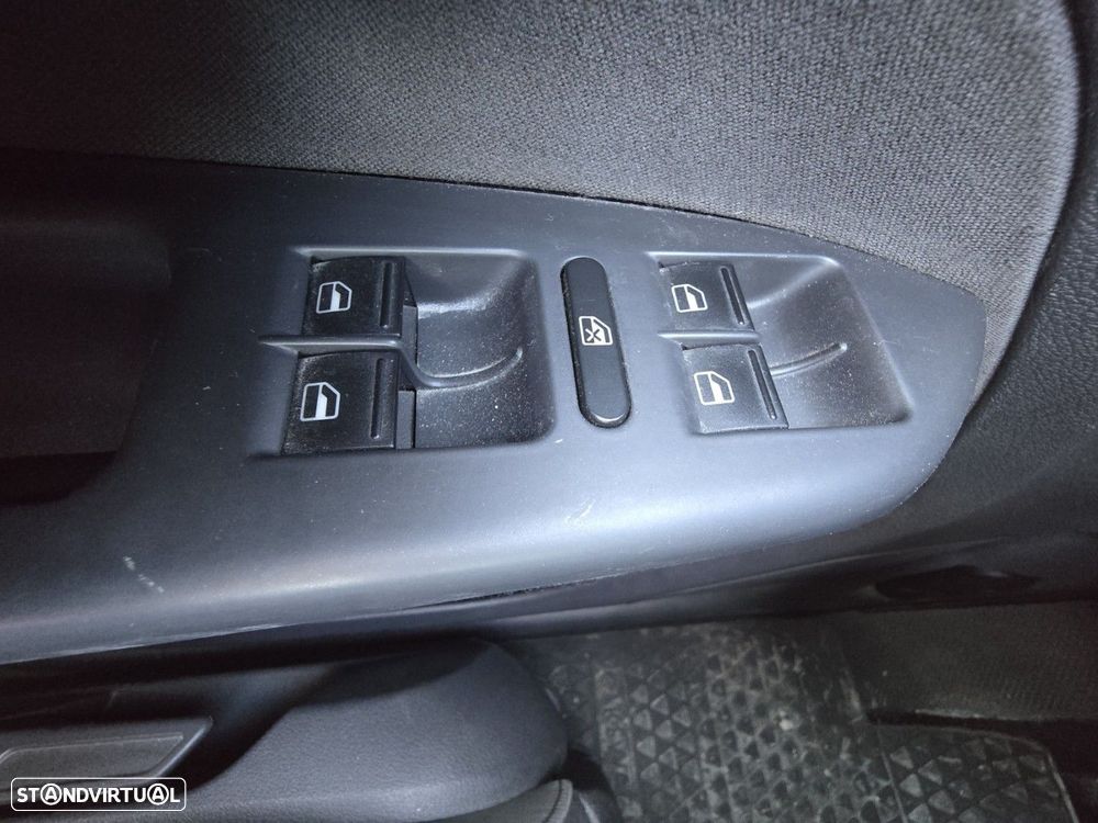 VW Touran 2.0 TDI Blue.Highline 7L - 24