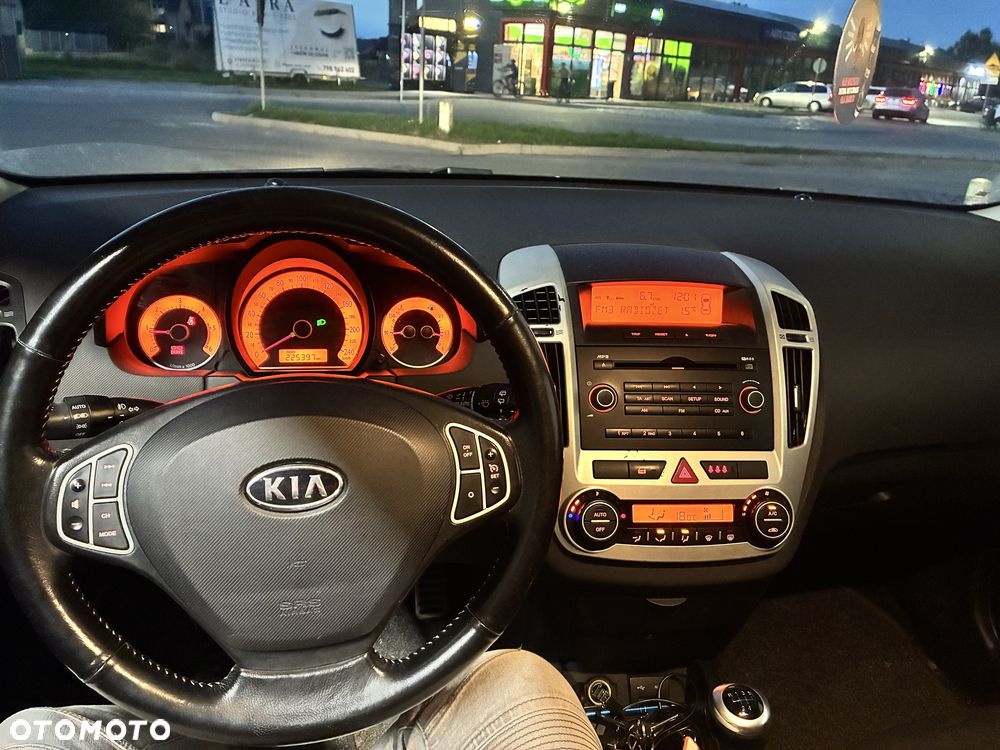 Kia Ceed - 5