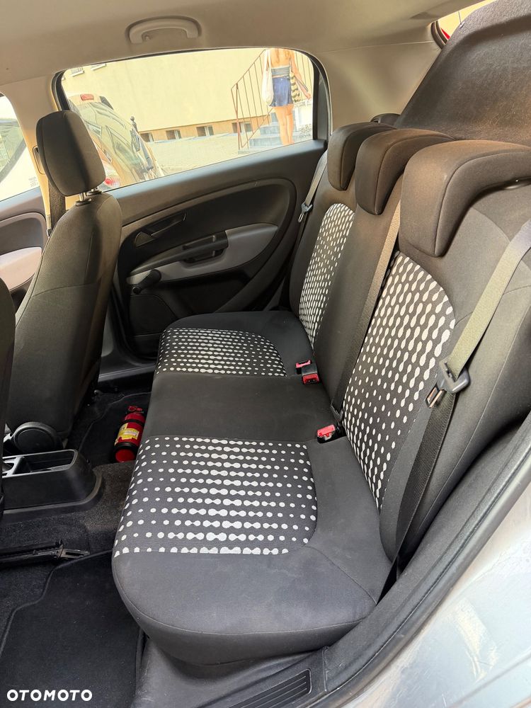 Fiat Grande Punto - 7
