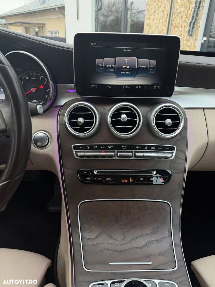 Mercedes-Benz C - 12