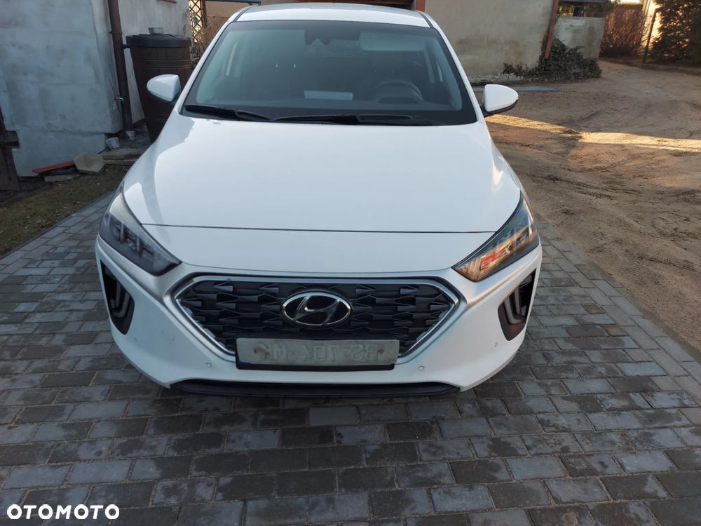Hyundai IONIQ - 31