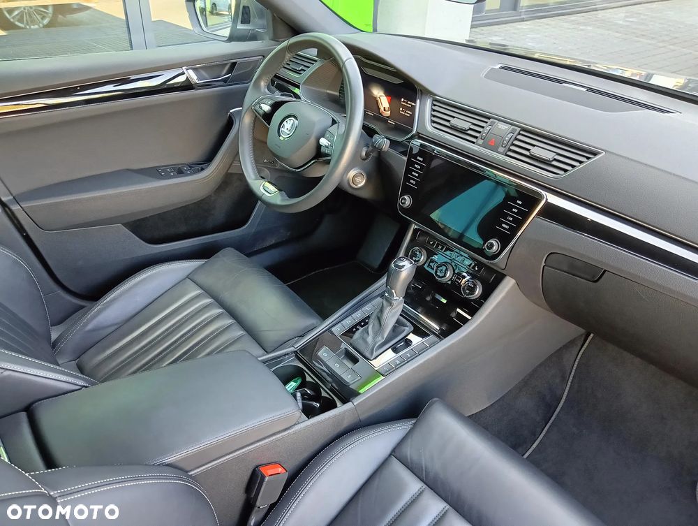 Skoda Superb 1.4 TSI Plug-In Hybrid L&K DSG - 13