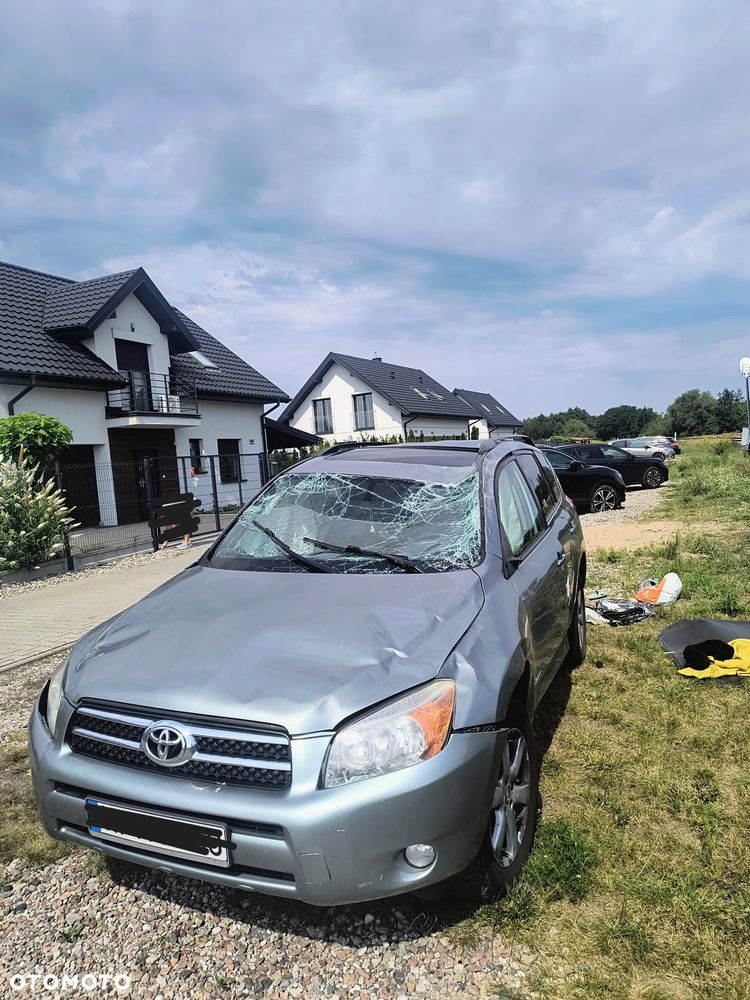 Toyota RAV4 - 6