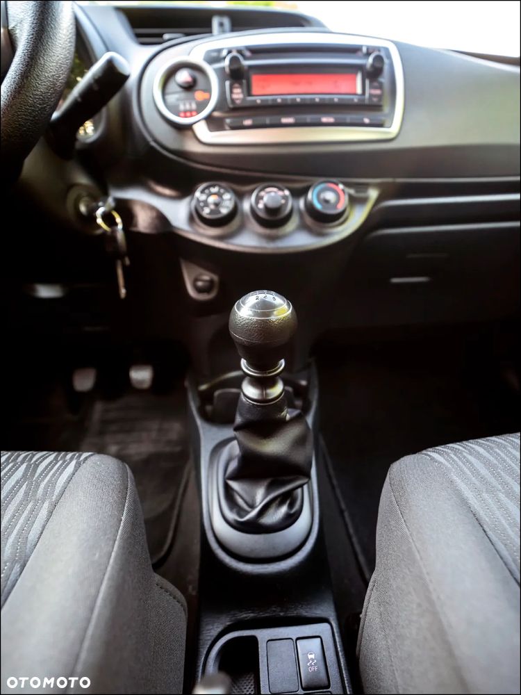 Toyota Yaris - 24