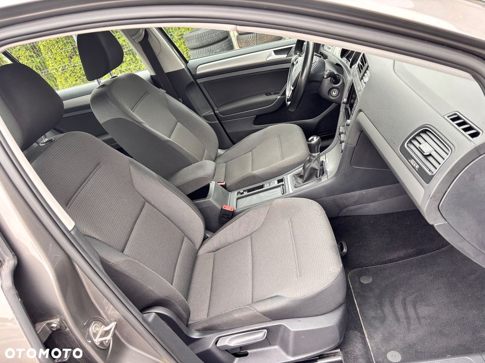Volkswagen Golf - 20