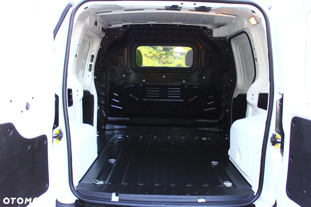 Fiat FIORINO 1.3MJ 80KM 2 OSOBOWY BLASZAK AUTO PERFEKT JAK NOWE 73 TYS KM FV23% - 36