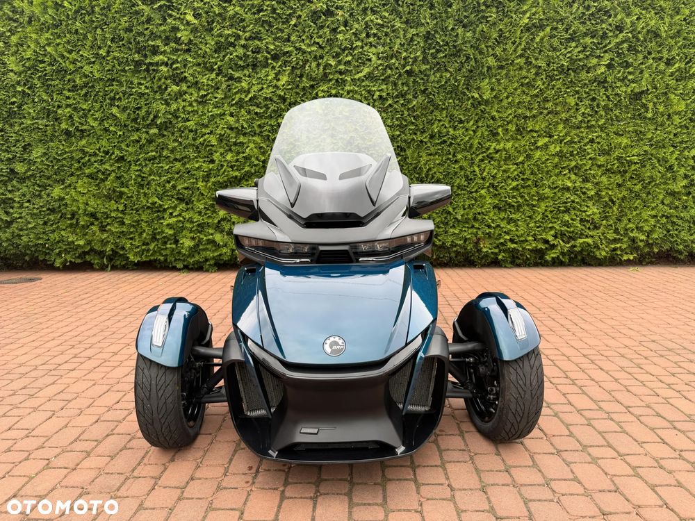 Can-Am Spyder - 2