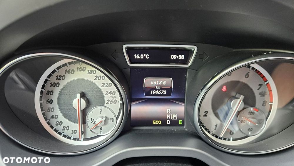 Mercedes-Benz GLA 250 4-Matic AMG Line - 30