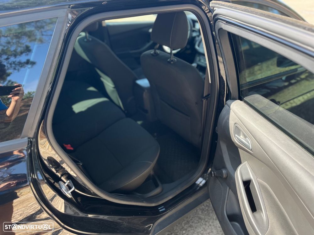 Ford Focus SW 1.0 EcoBoost ST-Line - 30