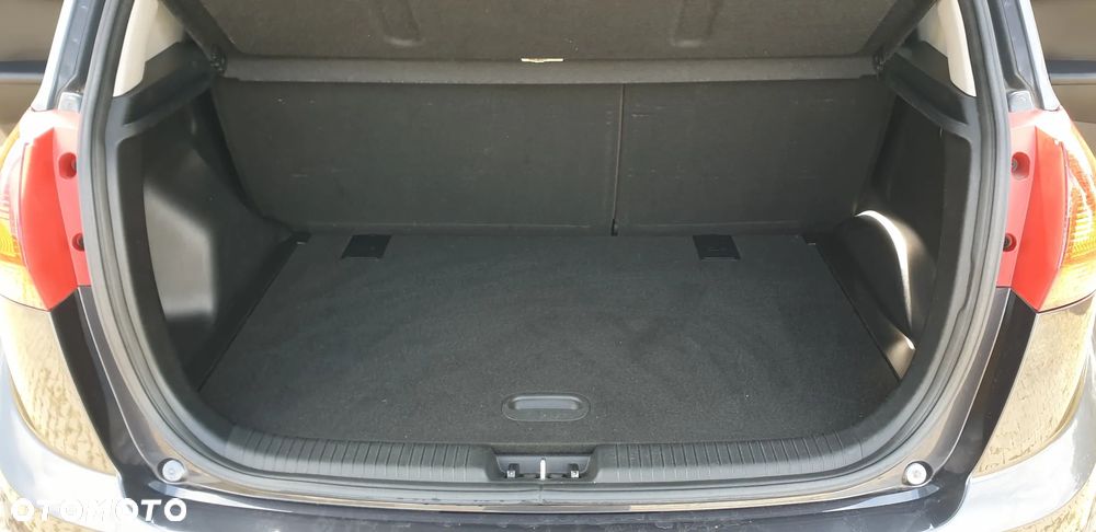 Kia Venga 1.6 Business Line - 25
