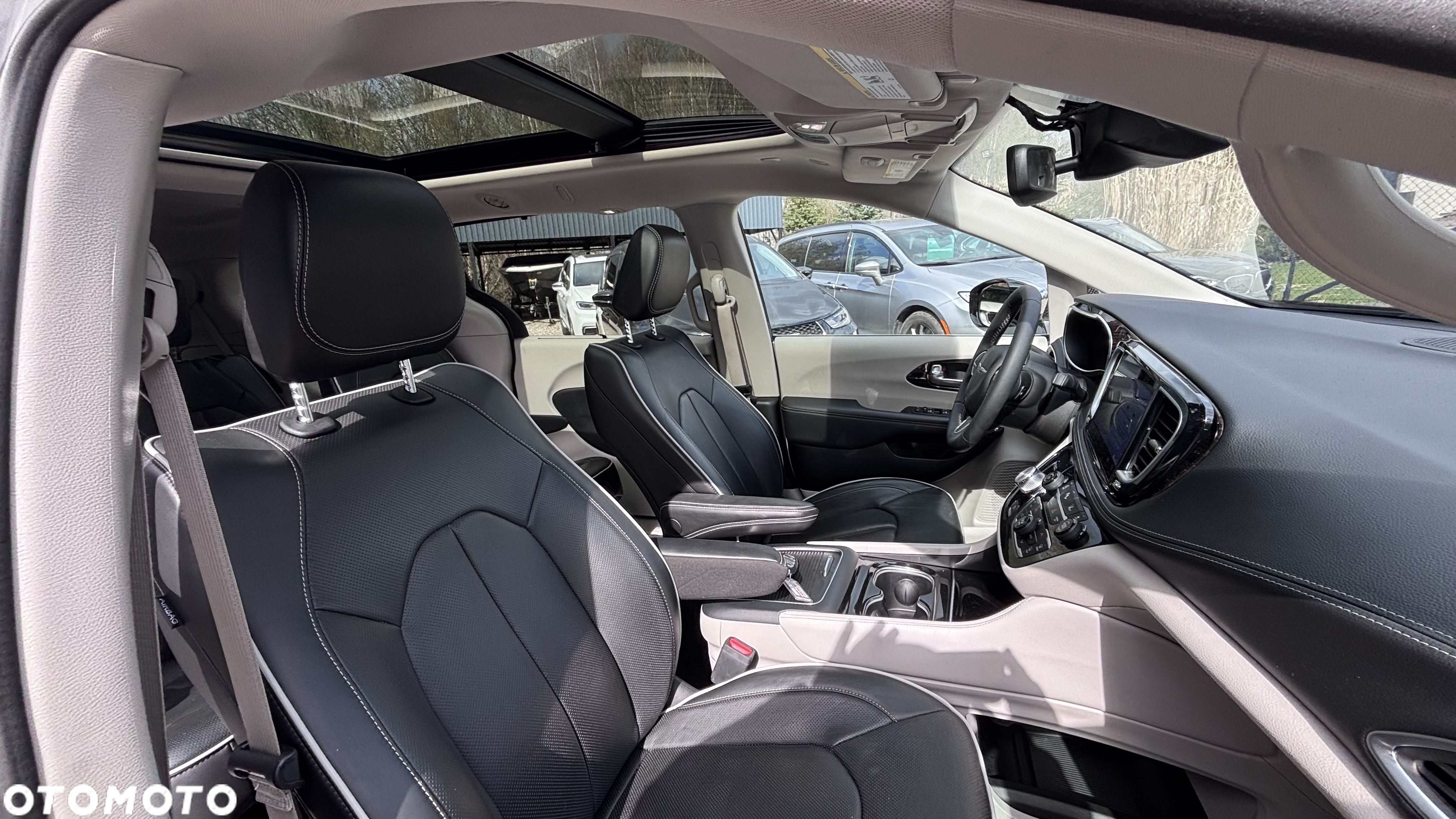 Chrysler Pacifica - 23
