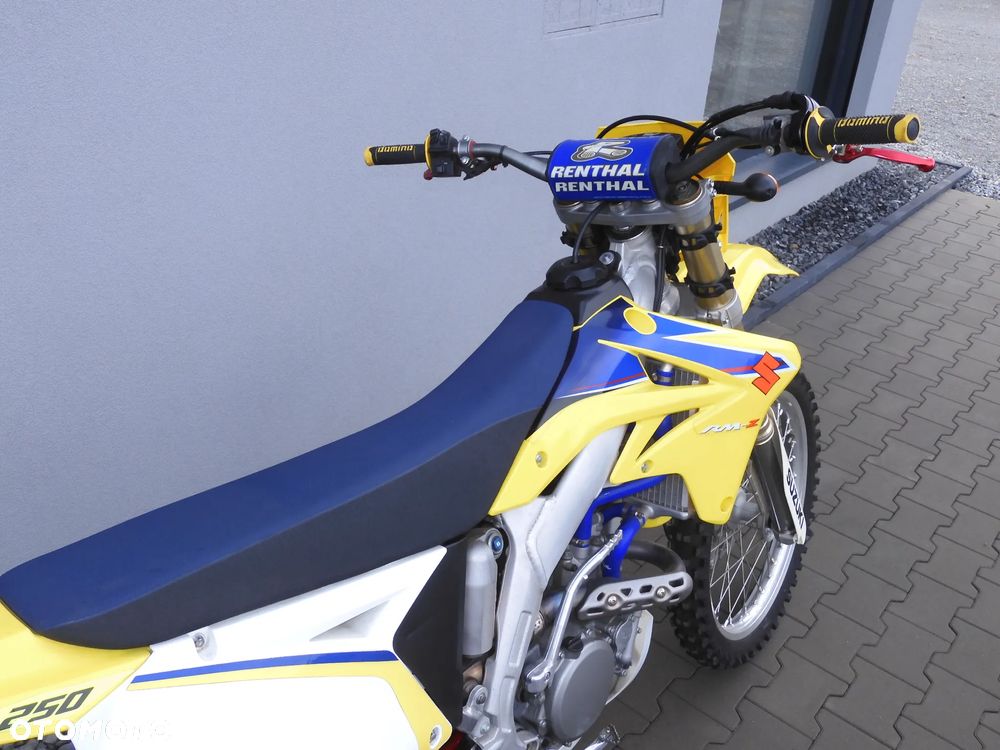 Suzuki RM-Z - 11