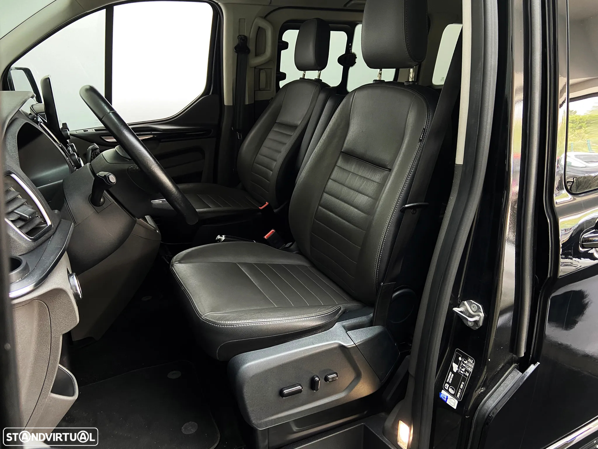 Ford Tourneo Custom - 10