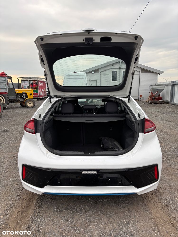 Hyundai IONIQ - 18