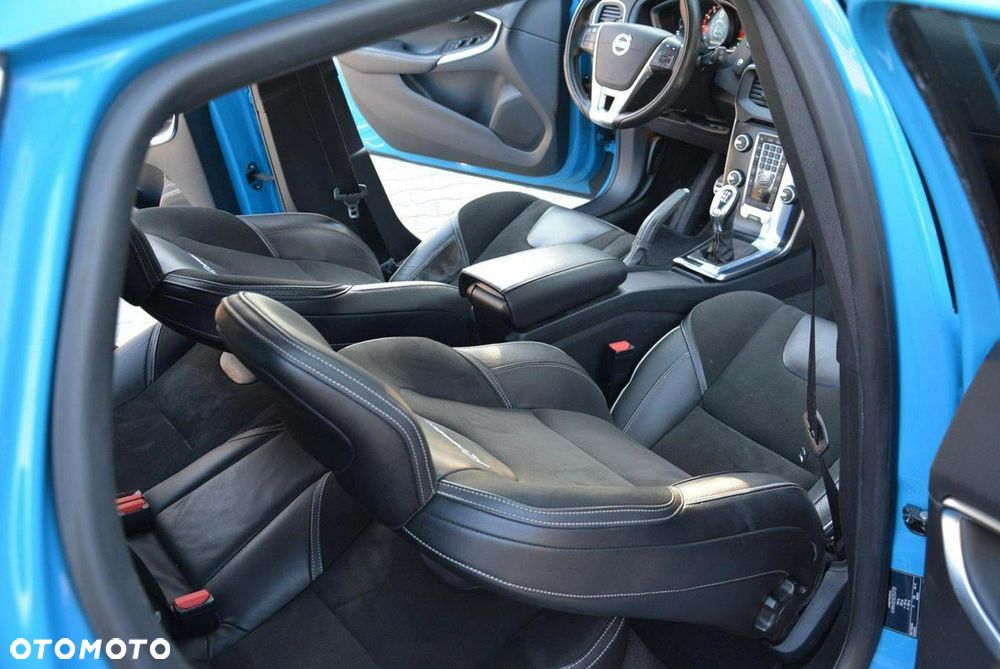 Volvo V40 T3 R-Design Momentum - 19