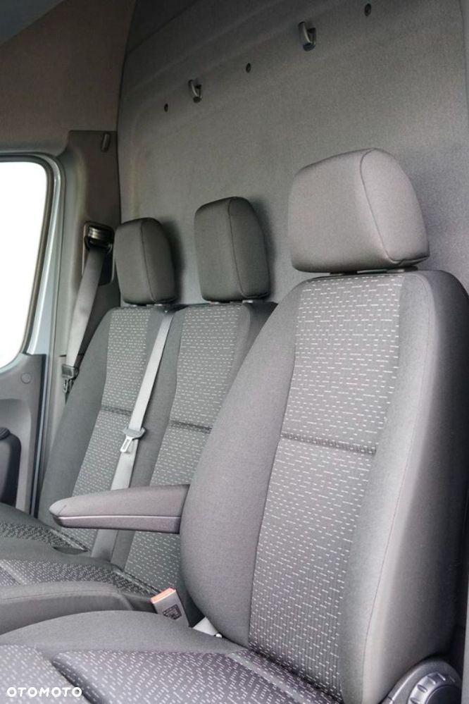 Mercedes-Benz Sprinter - 20