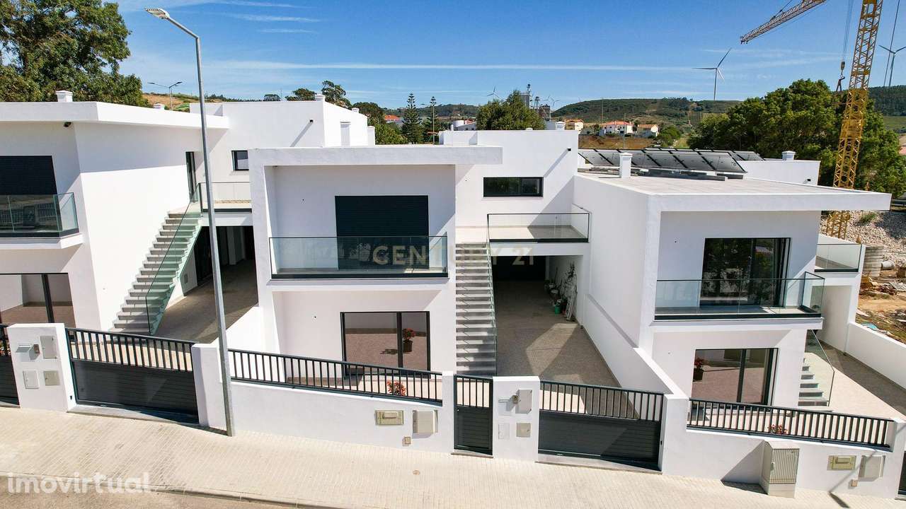 Moradia T3  em Torres Vedras: Pronta para Morar! - Grande imagem: 2/60