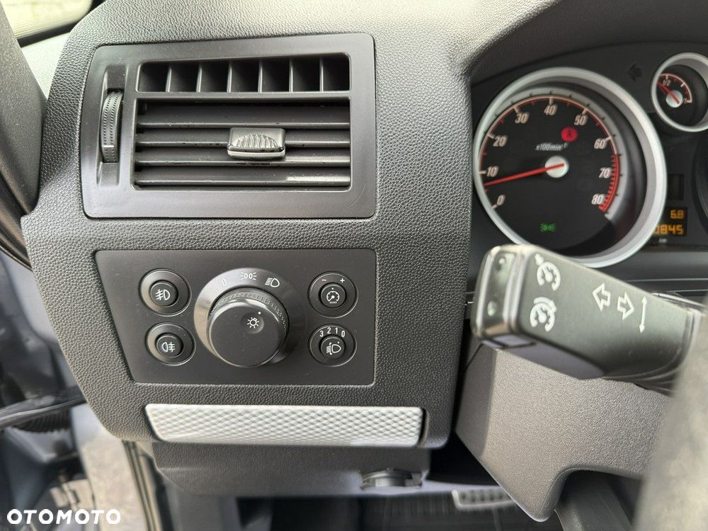 Opel Zafira - 26