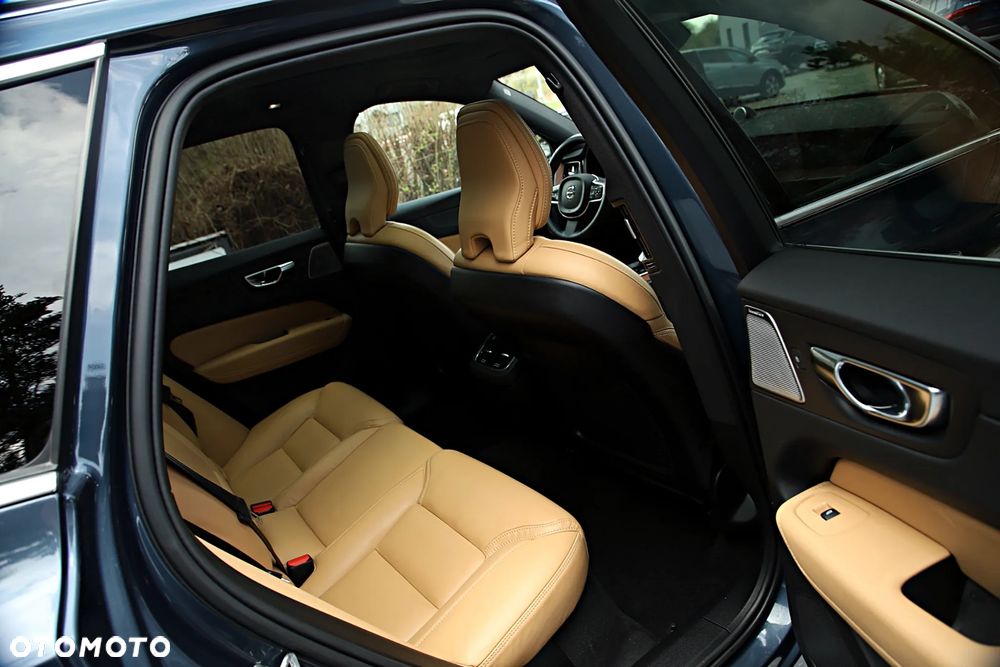 Volvo XC 60 B6 B AWD Ultimate Bright - 25