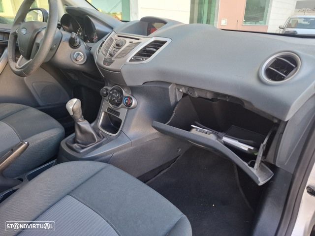Ford Fiesta 1.25 Trend - 38