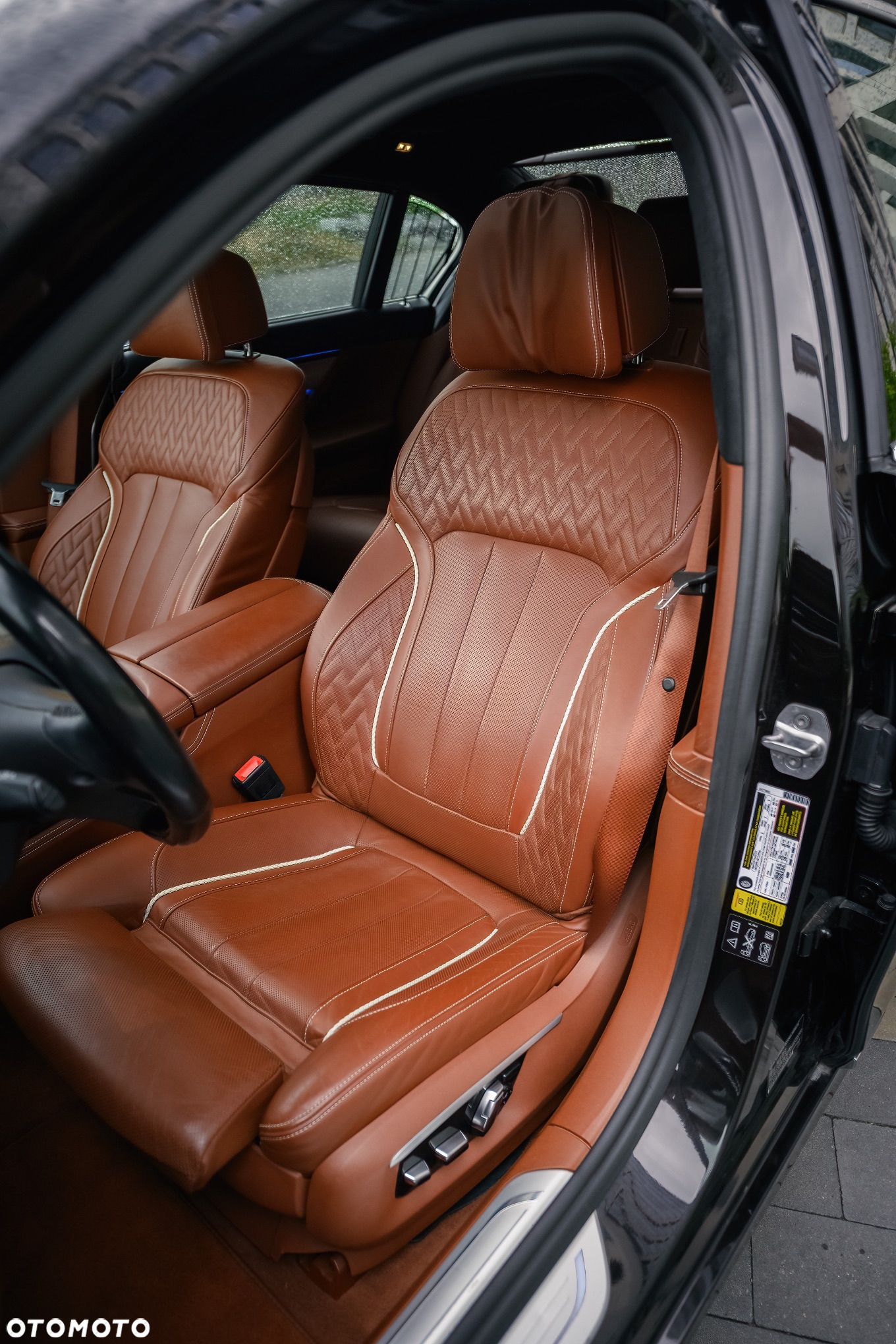 BMW Seria 7 750i - 13