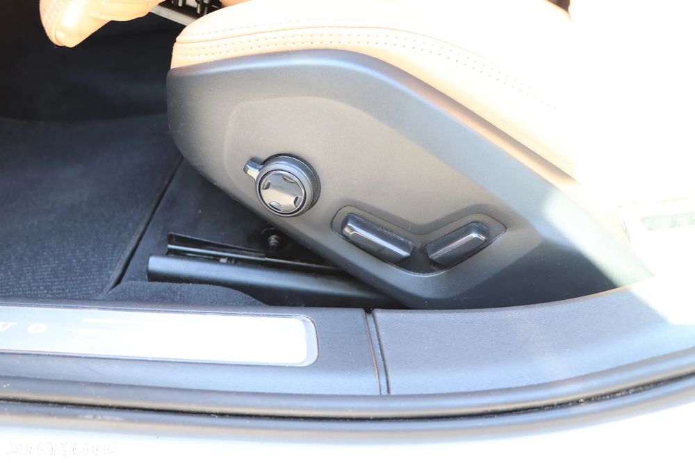Volvo V90 Cross Country T5 Geartronic Momentum Pro - 25