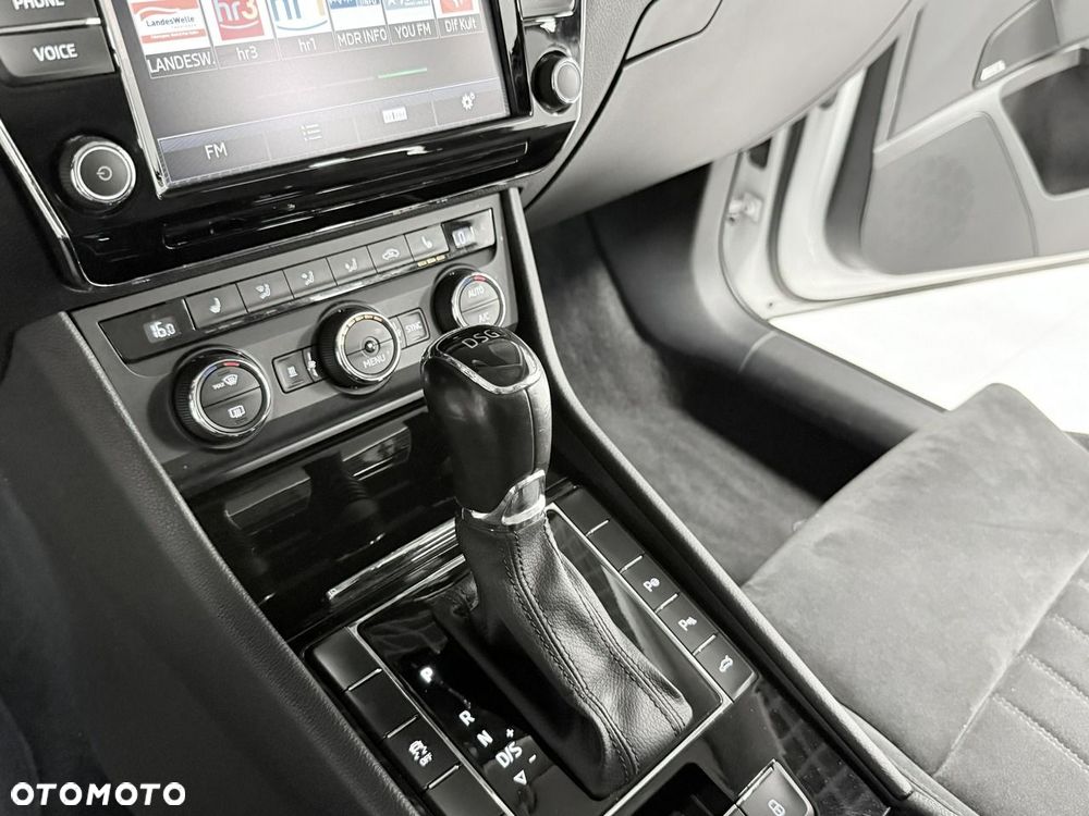 Skoda Superb 2.0 TDI DSG Sportline - 25