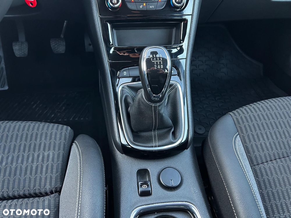 Opel Astra 1.2 Turbo Business Edition - 30