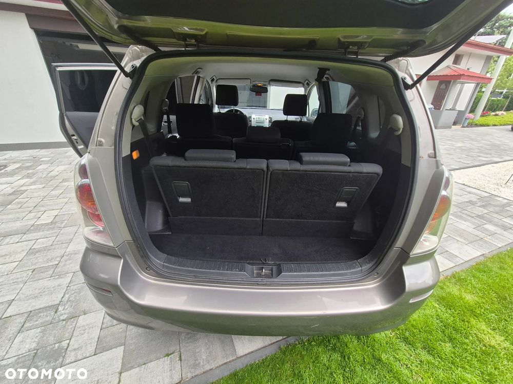 Toyota Corolla Verso 2.0 D-4D - 9