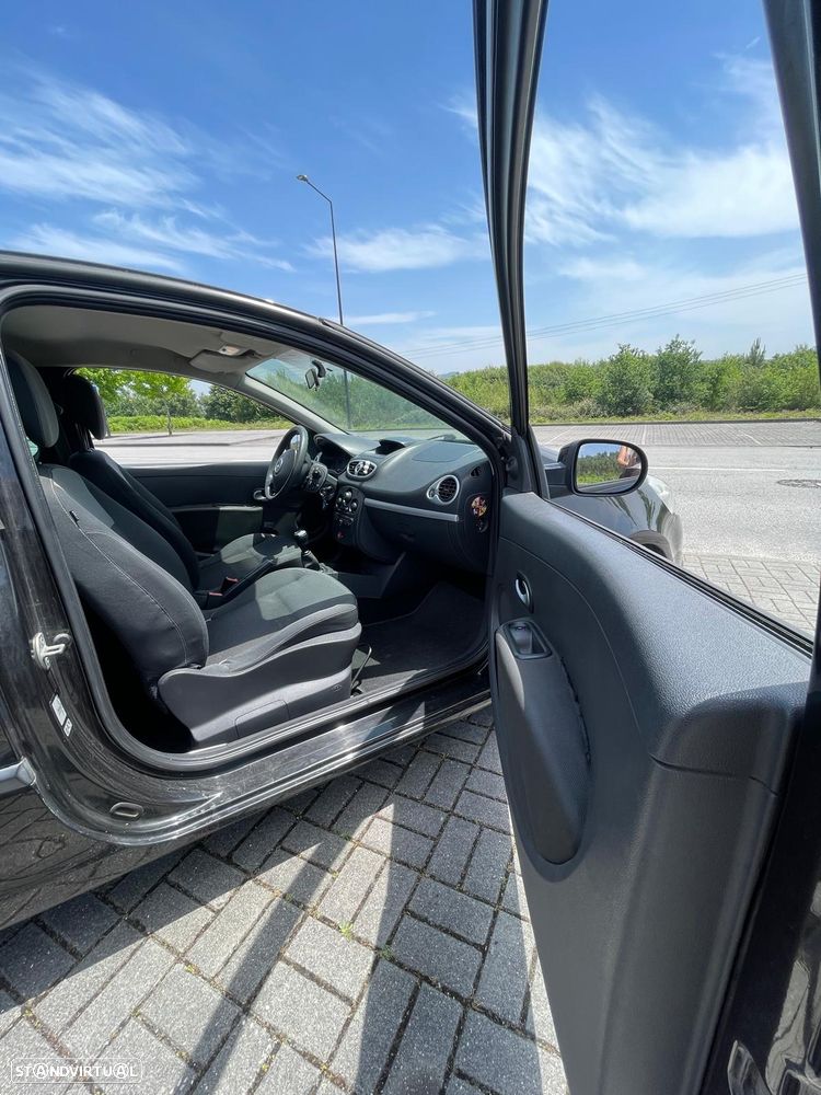 Renault Clio 1.2 16V GT - 13