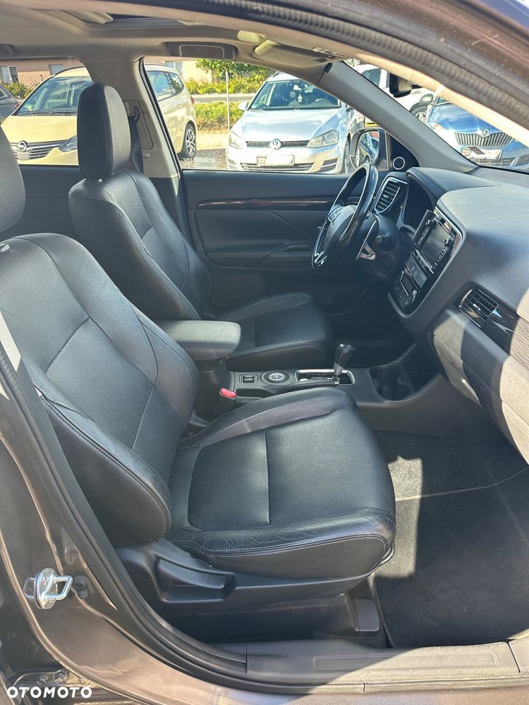 Mitsubishi Outlander 2.0 Intense + Navi 4WD CVT - 11