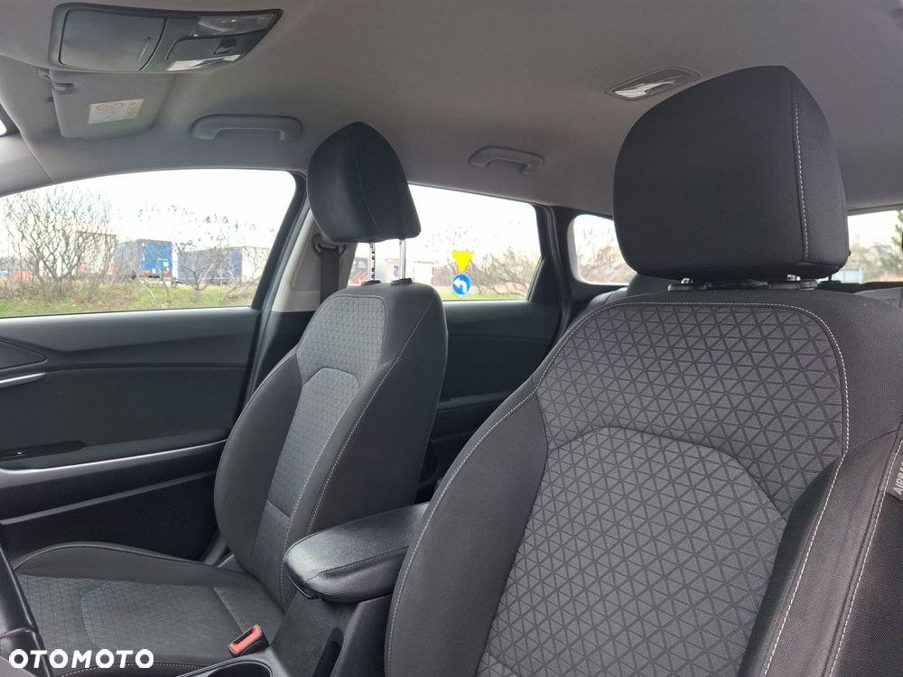 Kia Ceed - 11
