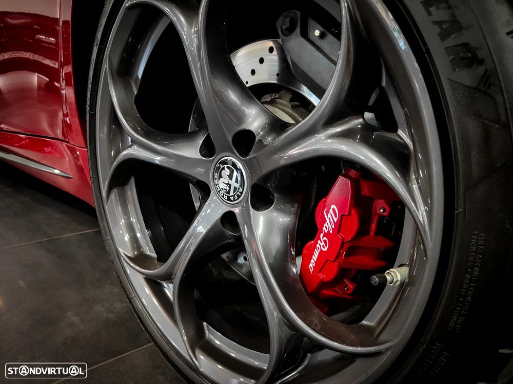 Alfa Romeo Giulia 2.9 Bi-Turbo Quadrifoglio AT8 - 37