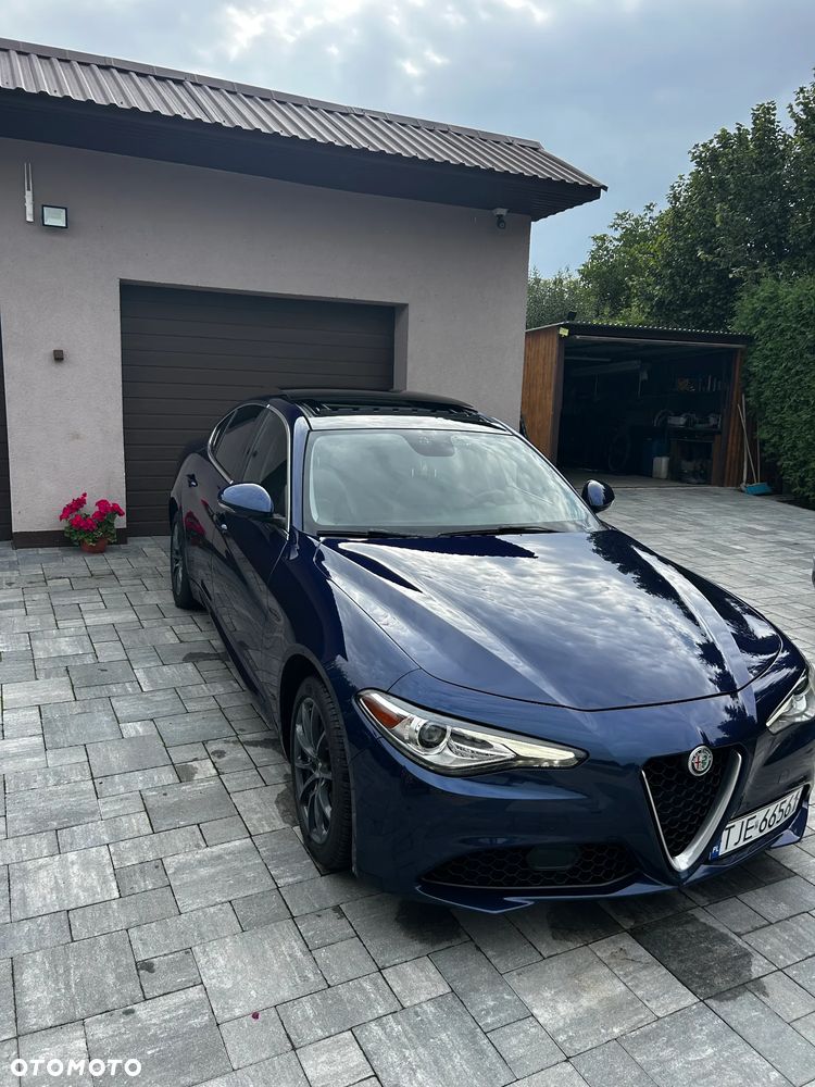 Alfa Romeo Giulia 2.0 Turbo 16V AT8-Q4 Ti - 4