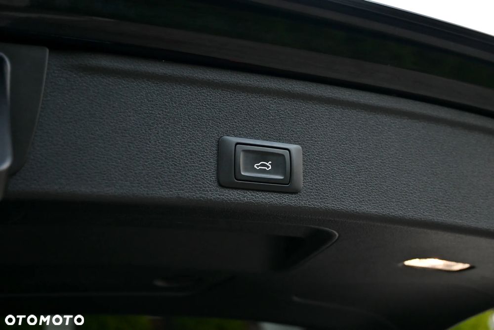 Audi A4 Avant 2.0 TDI ultra S tronic design - 39