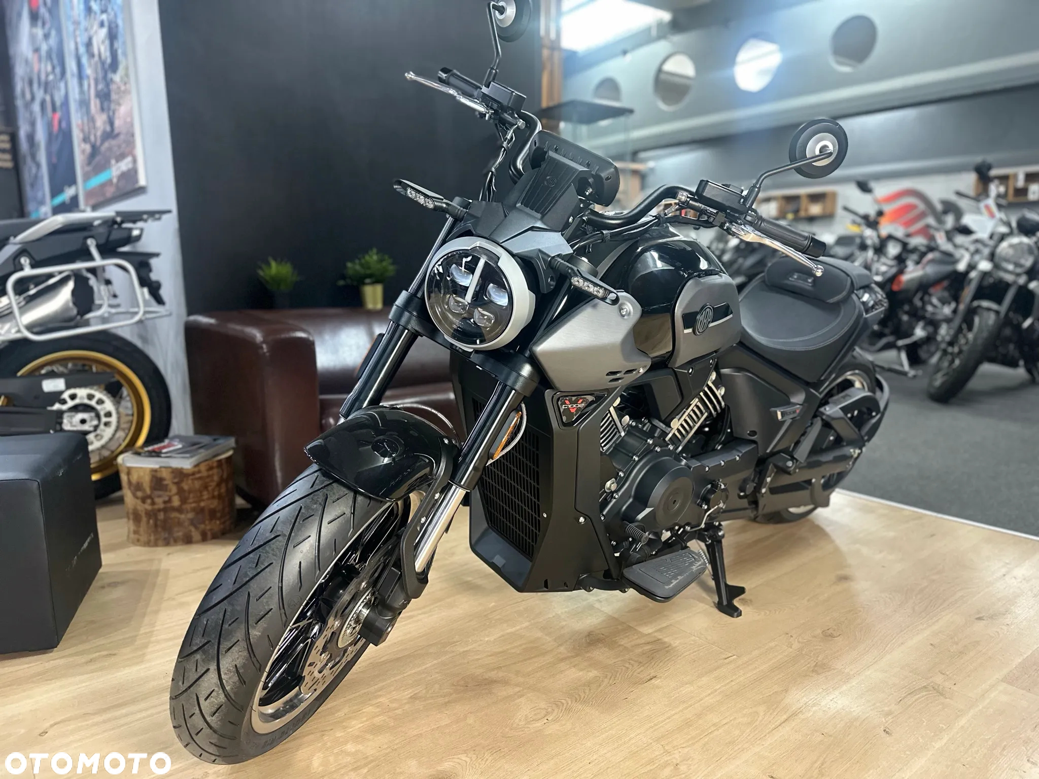 Morbidelli C1002V - 3