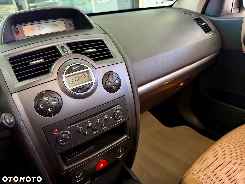 Renault Megane 2.0 Luxe Privilege - 16