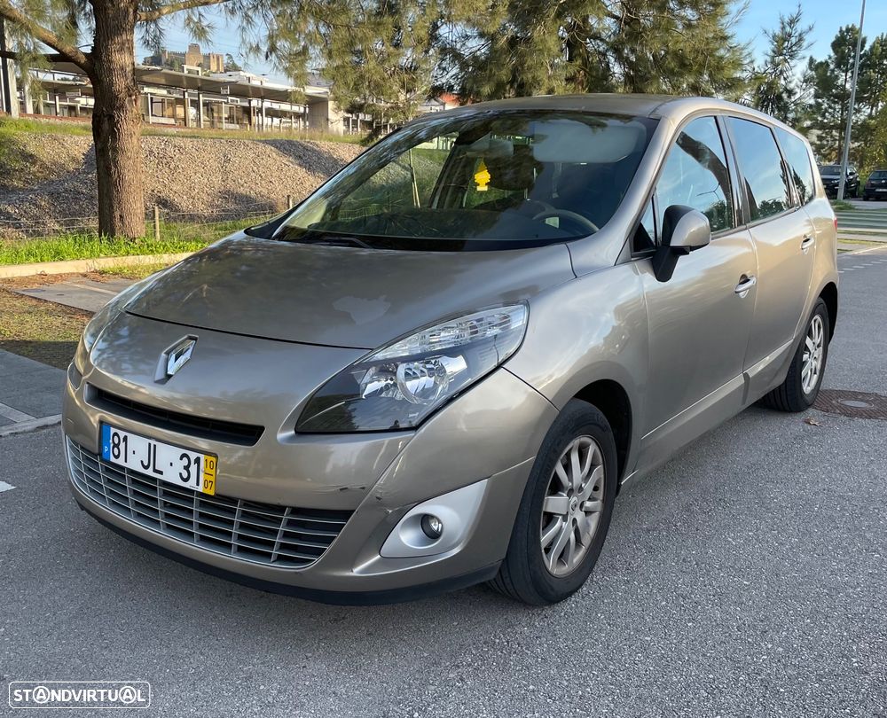 Renault Grand Scénic - 1