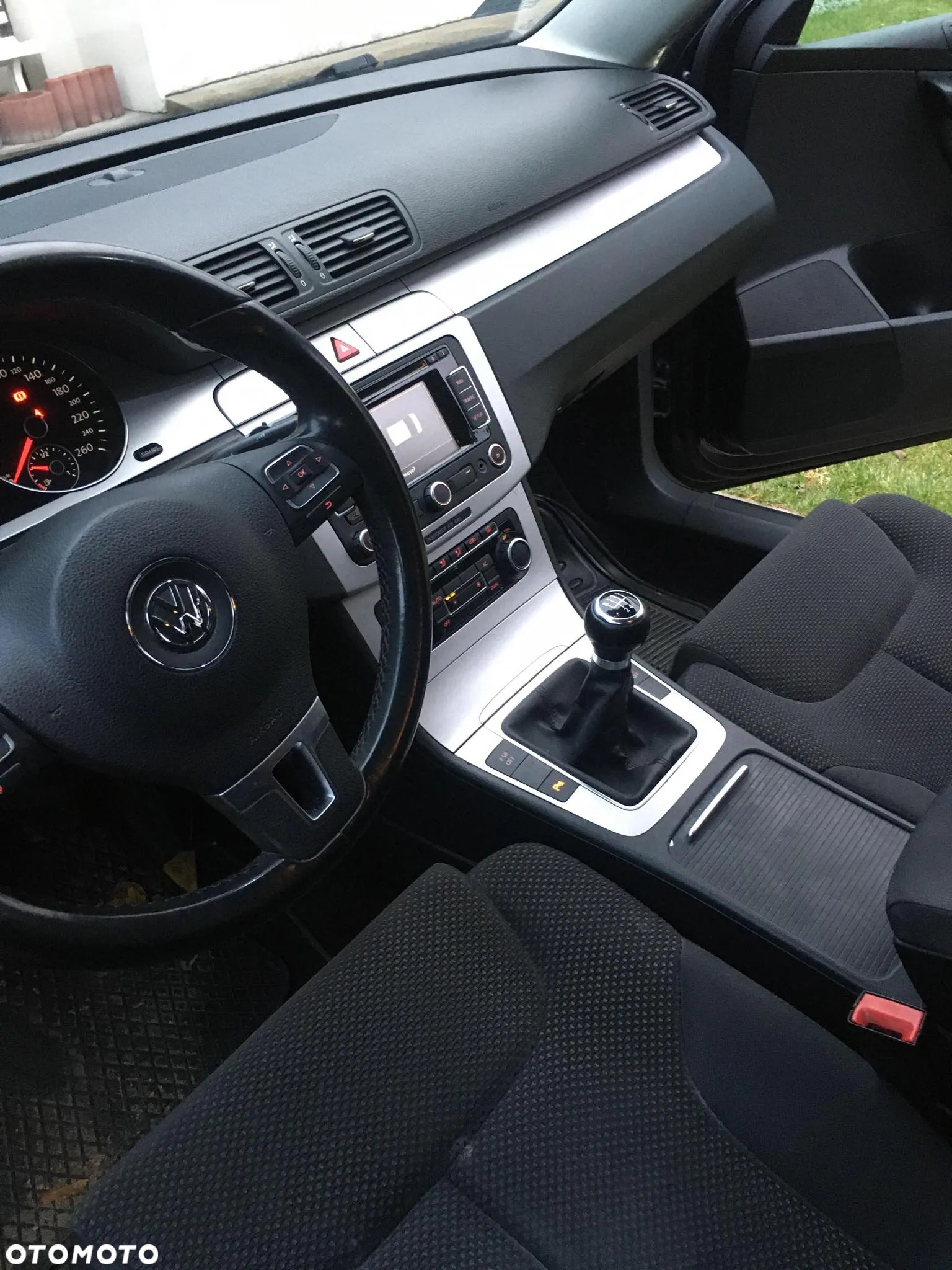 Volkswagen Passat 1.6 TDI Comfortline - 11
