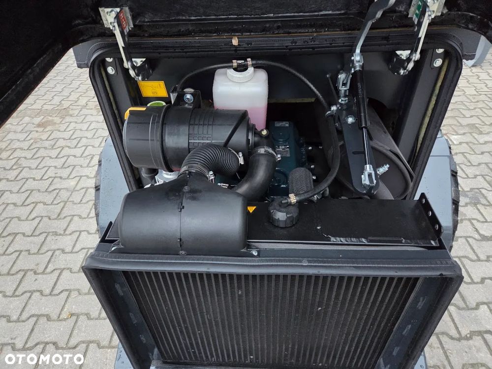 Schäffer Schäffer Ładowarka Miniładowarka Teleskopowa Schaffer 2630T SLT - 2755kg Łyżka + Widły - 17