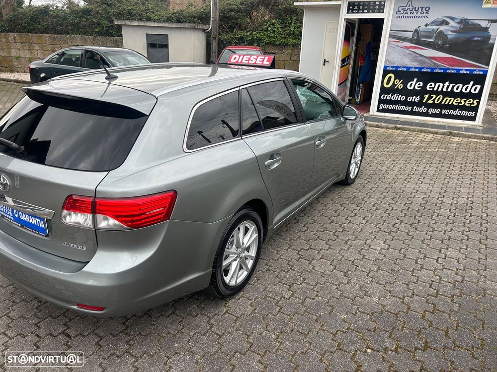 Toyota Avensis Touring Sports - 6