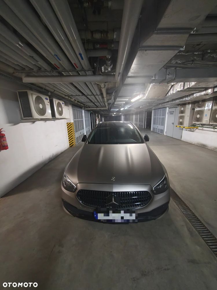 Mercedes-Benz E-Class 2022 photo 2