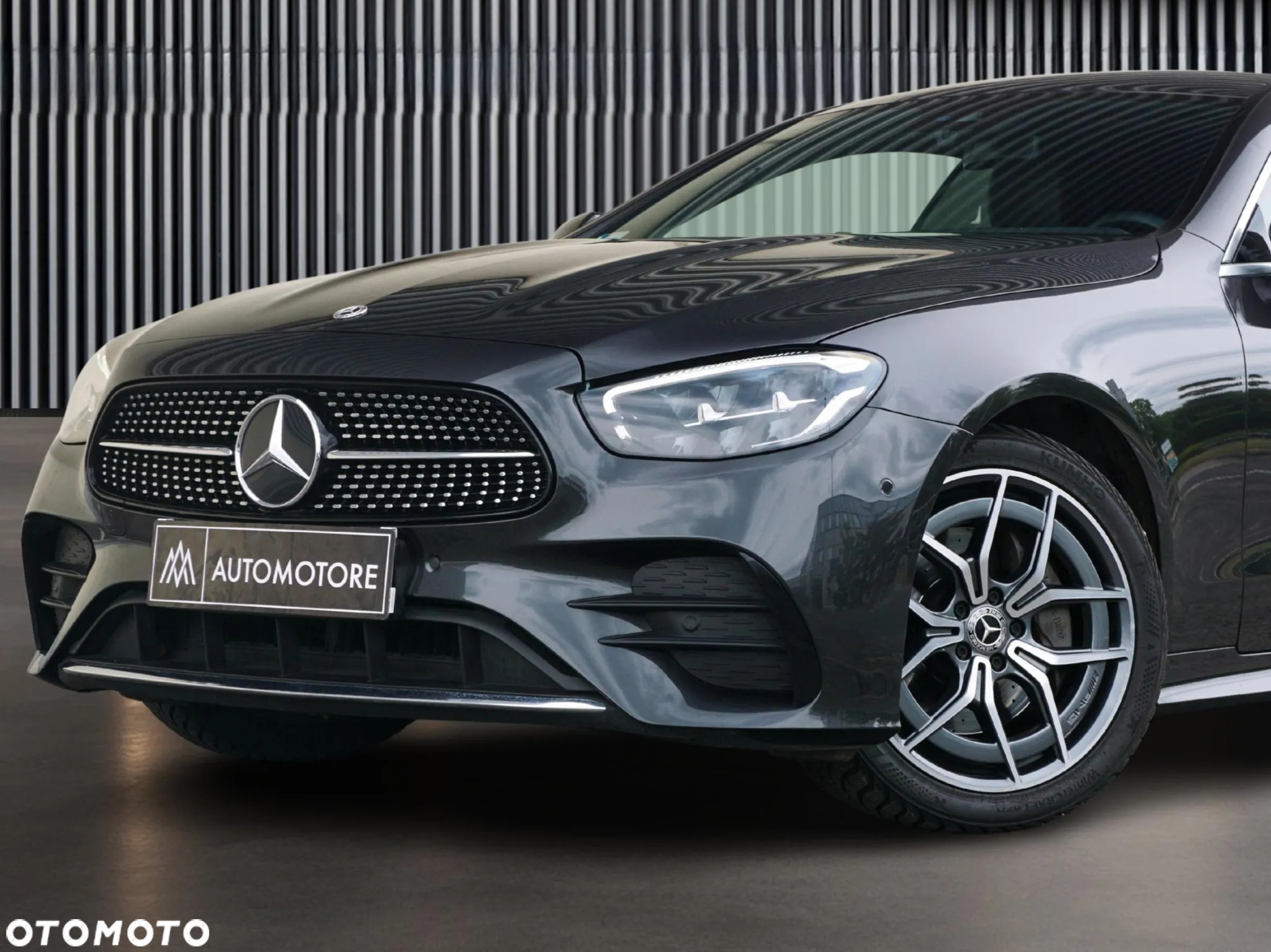 Mercedes-Benz Klasa E 200 Coupe 4-Matic 9G-TRONIC - 2